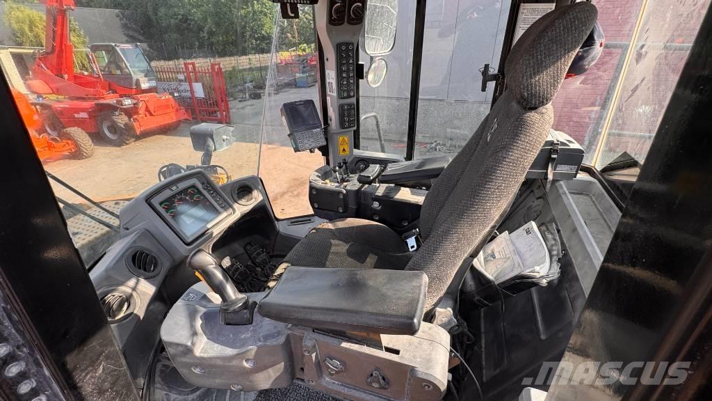 CAT 972 K Naudoti ratiniai krautuvai