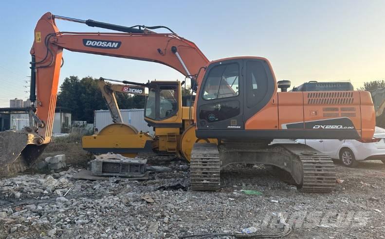 Doosan DX220 Vikšriniai ekskavatoriai