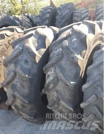  Pneus 13.6R28 Padangos, ratai ir ratlankiai