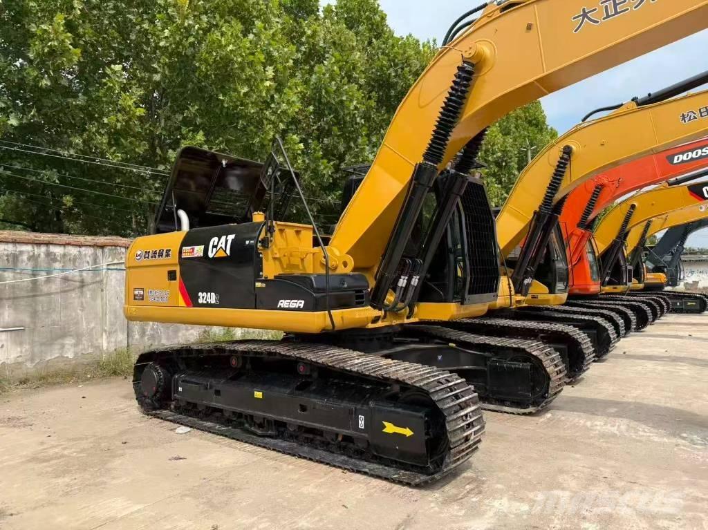 CAT 324 Vikšriniai ekskavatoriai