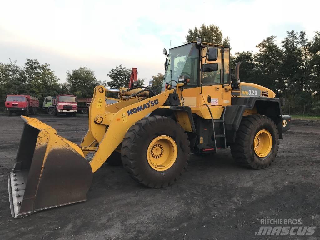 Komatsu WA320-5H Naudoti ratiniai krautuvai