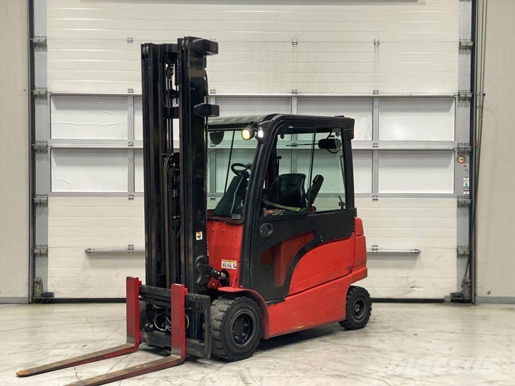 Hyster J3.0XN Elektriniai šakiniai krautuvai