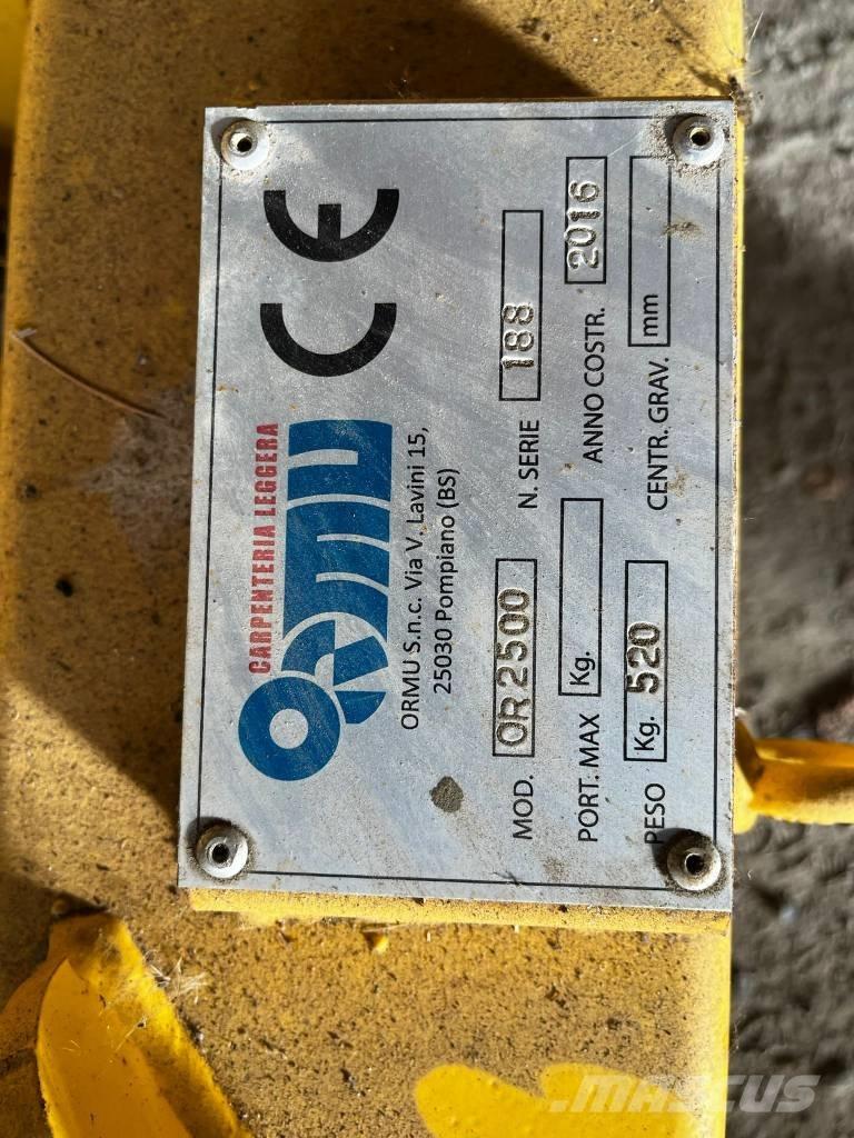  ORMU LAMA NEVE 2500 Sniego peiliai ir valytuvai