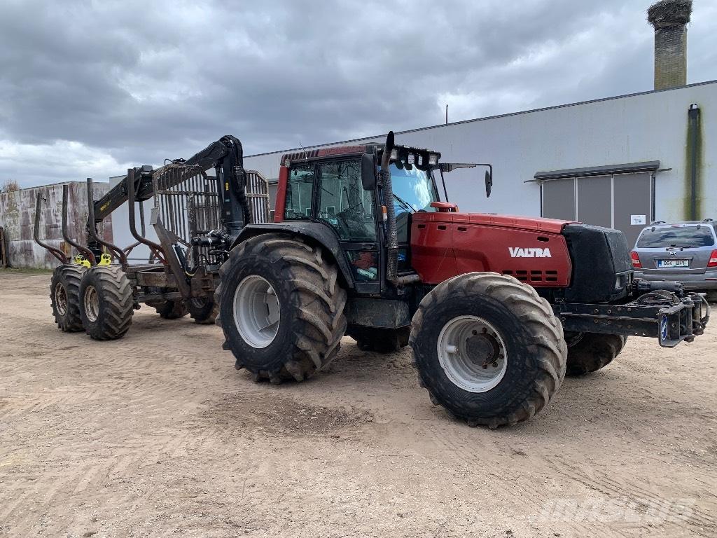 Valtra 8950 Miško traktoriai