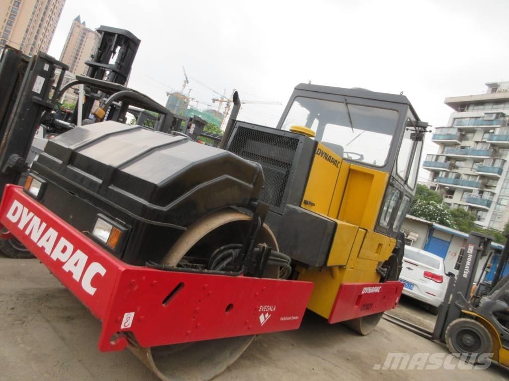 Dynapac CC 421 Porinių būgnų volai
