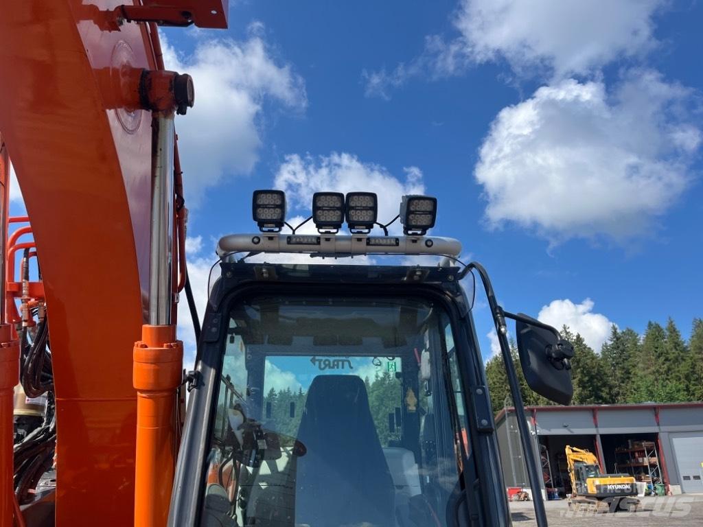 Hitachi ZX 135 US-6 Vikšriniai ekskavatoriai