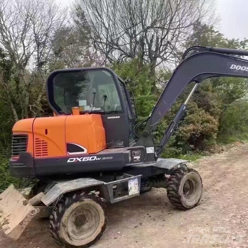 Doosan dx60w Ratiniai ekskavatoriai