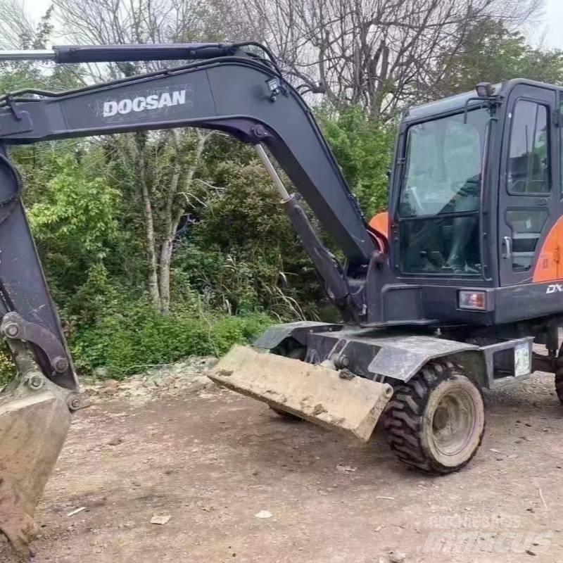 Doosan dx60w Ratiniai ekskavatoriai