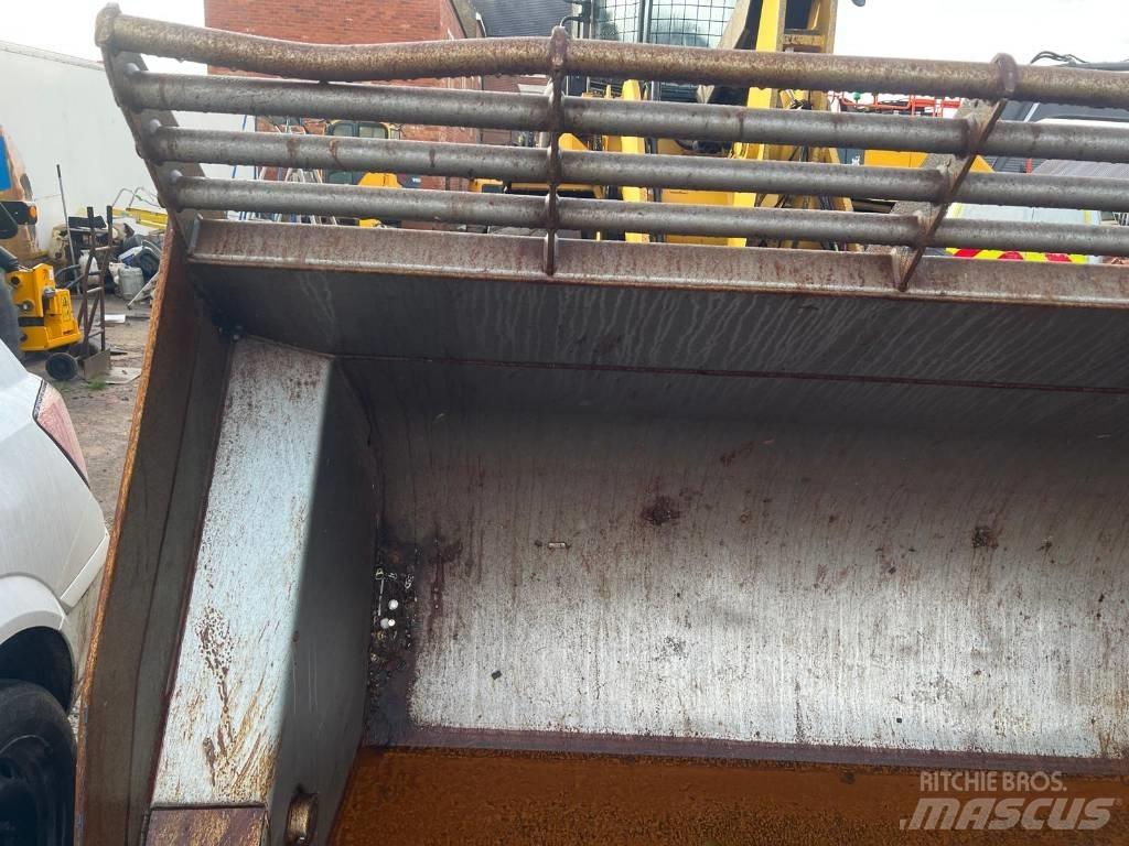 CAT 930 M Naudoti ratiniai krautuvai