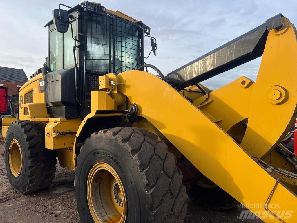 CAT 930 M Naudoti ratiniai krautuvai