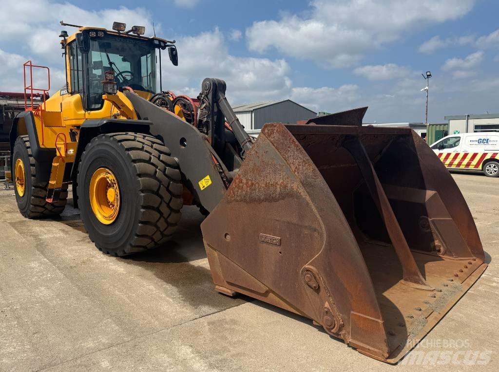 Volvo L 220 H Naudoti ratiniai krautuvai