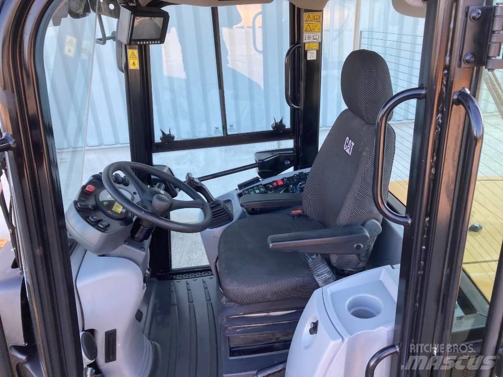 CAT 910 Naudoti ratiniai krautuvai
