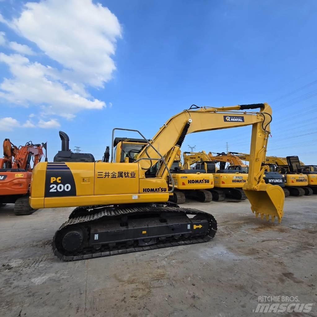 Komatsu PC 200-8 Vikšriniai ekskavatoriai
