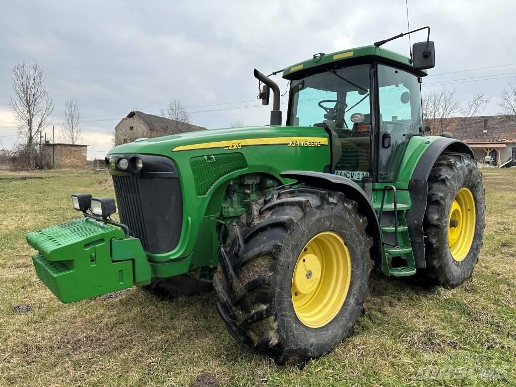 John Deere 8220 Traktoriai