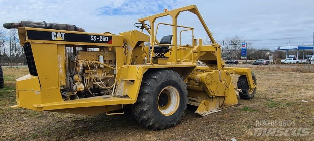CAT SS 250 B Gruntiniai volai