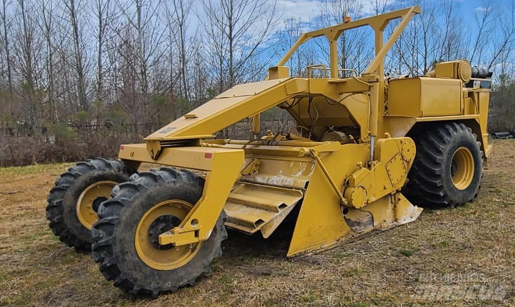 CAT SS 250 B Gruntiniai volai