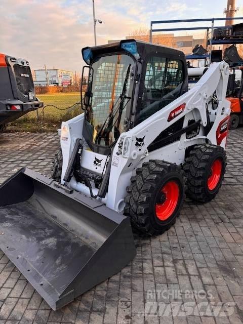 Bobcat S 650 Krautuvai su šoniniu pasukimu