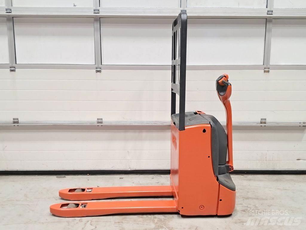 Linde T16 Mažų aukščių keltuvai