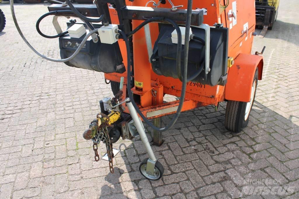 JLG 6308 AN Apšvietimo bokšteliai
