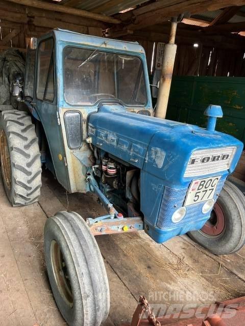 Ford 2000 Traktoriai