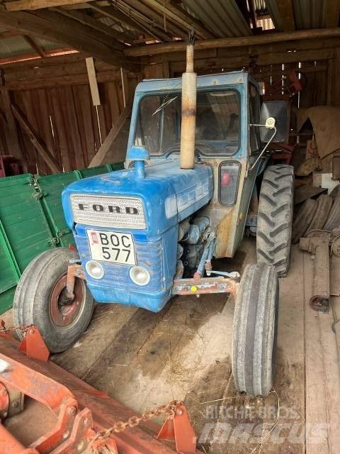 Ford 2000 Traktoriai