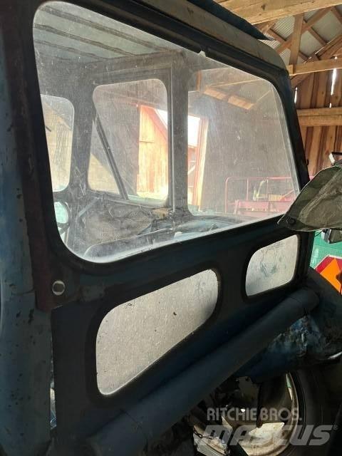 Ford 2000 Traktoriai
