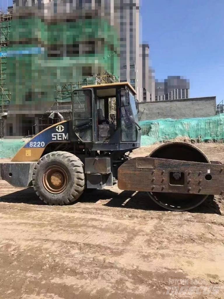 SEM 8220 compactor Vieno būgno volai
