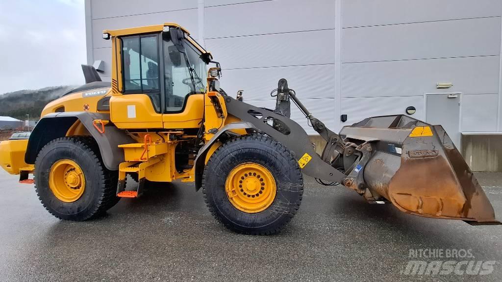 Volvo L90H Naudoti ratiniai krautuvai