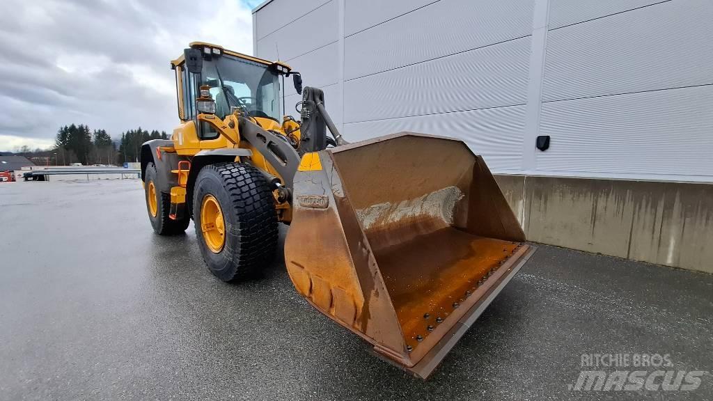 Volvo L90H Naudoti ratiniai krautuvai