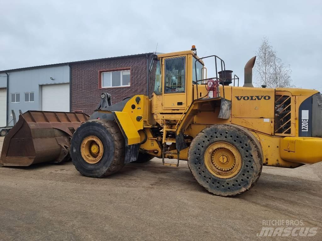Volvo L 220 E Naudoti ratiniai krautuvai