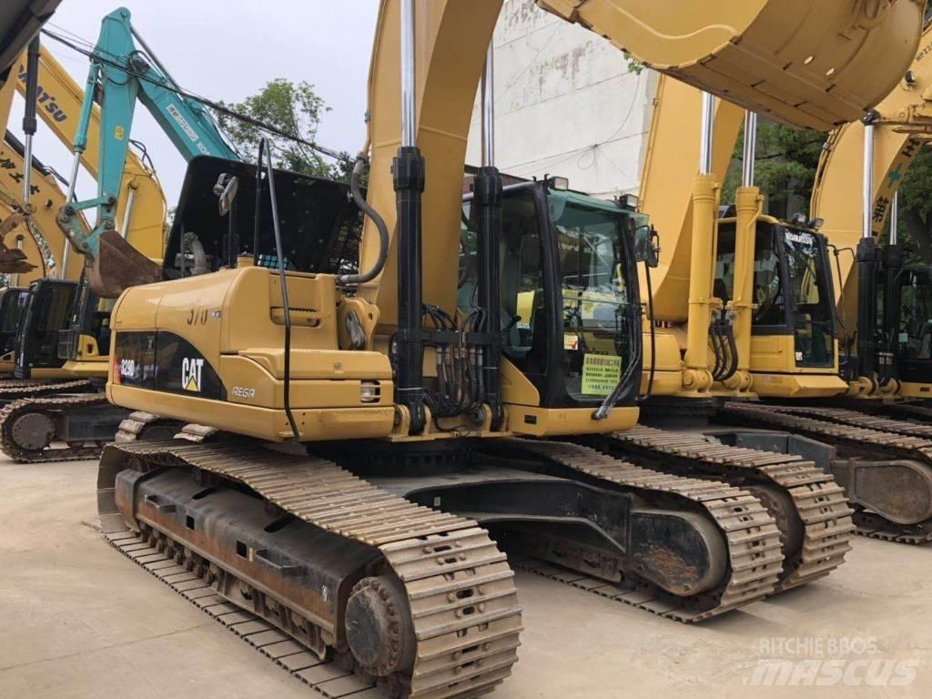 CAT 329 Vikšriniai ekskavatoriai