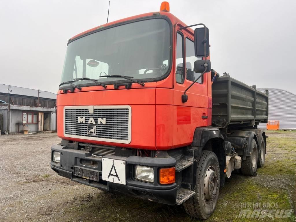MAN F 08 Savivarčių priekabų vilkikai