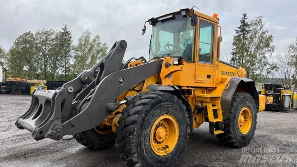 Volvo L 90 E Naudoti ratiniai krautuvai