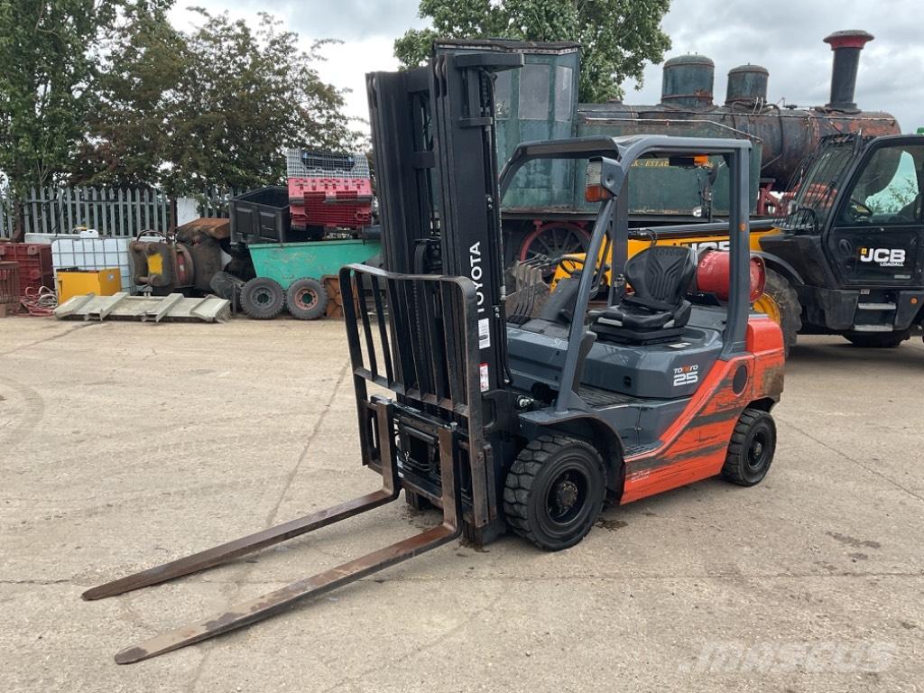 Toyota 02-FGF25 LPG (dujiniai) krautuvai