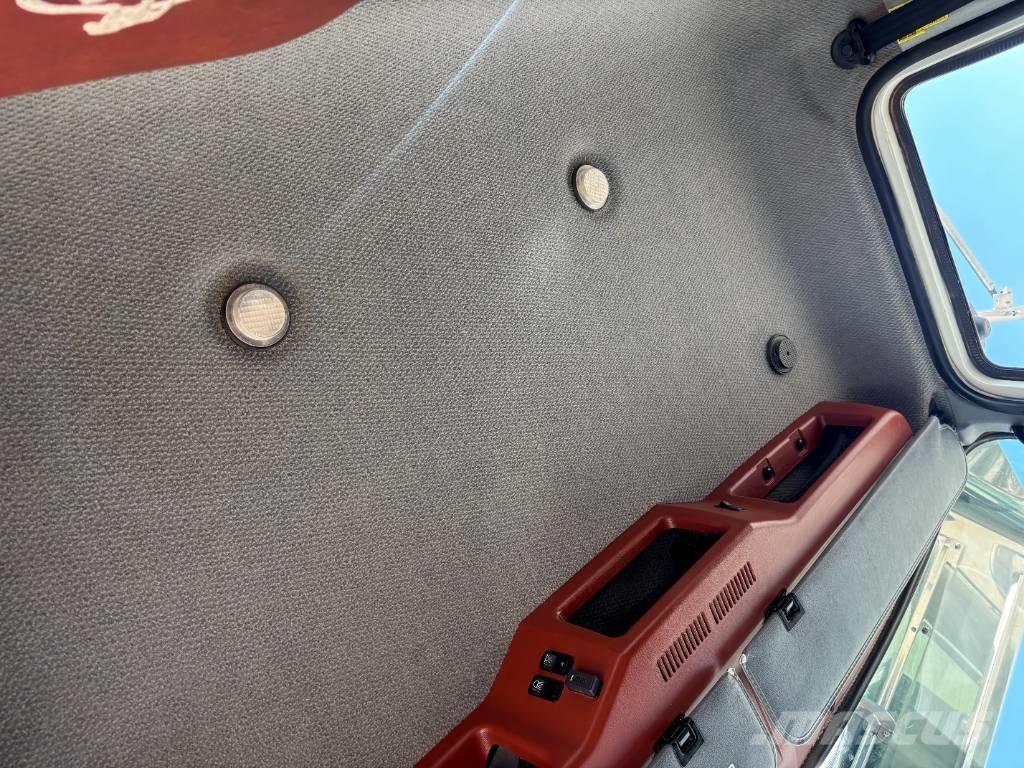 Mack CHU 613 Pagalbos kelyje automobiliai