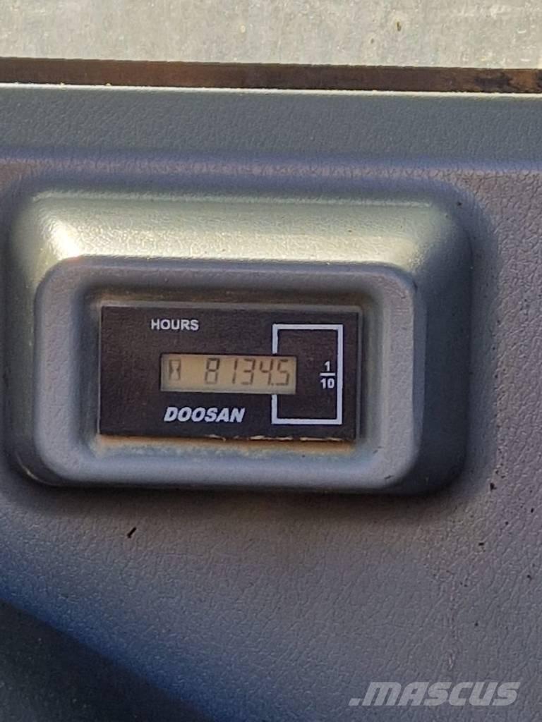 Doosan DX 140 LCR Vikšriniai ekskavatoriai
