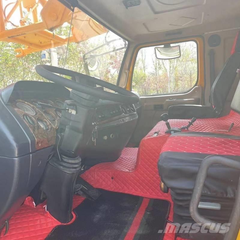 XCMG QY 100 K Visureigiai kranai