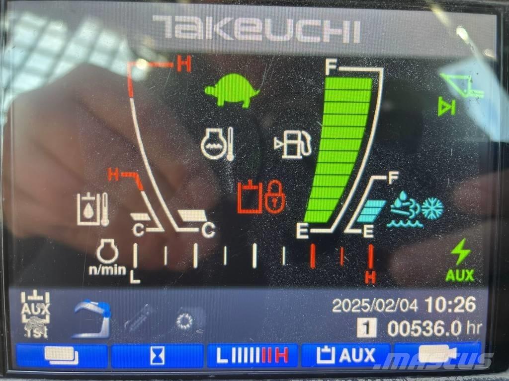 Takeuchi TL12 V2 Krautuvai su šoniniu pasukimu