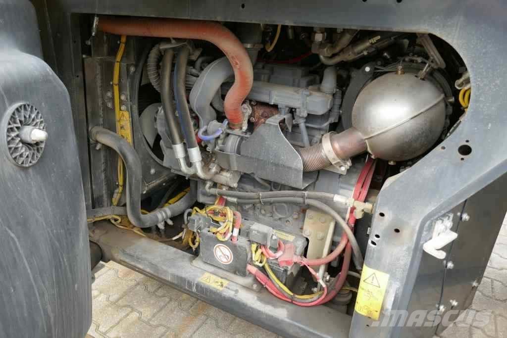 Bomag BW 174 AP-4v Porinių būgnų volai