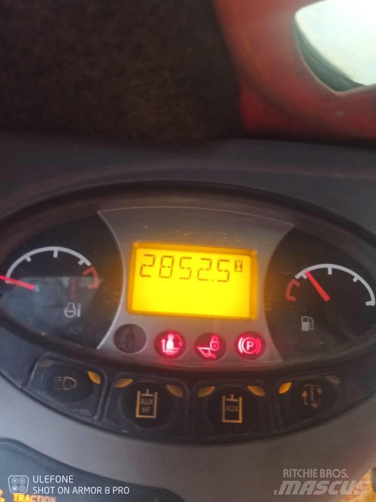 Bobcat S 100 Krautuvai su šoniniu pasukimu