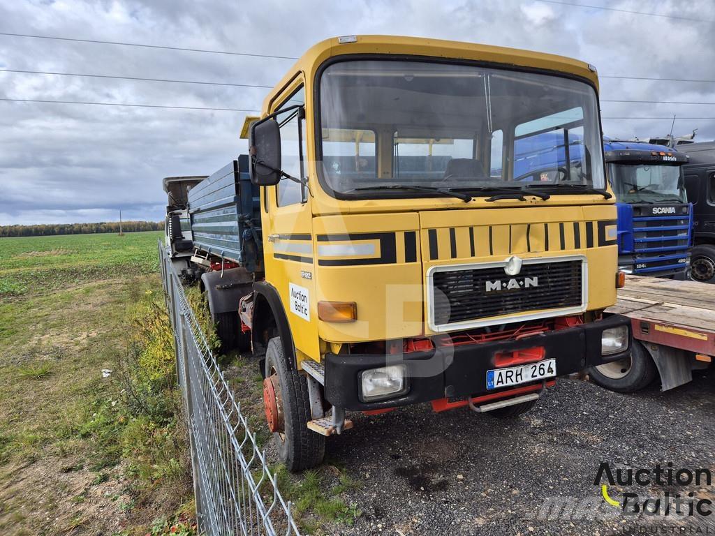 MAN 16.192 Savivarčių priekabų vilkikai