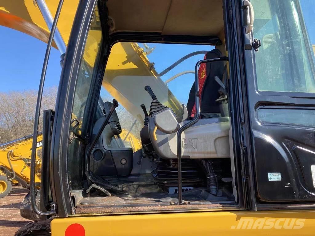 CAT 325D Vikšriniai ekskavatoriai