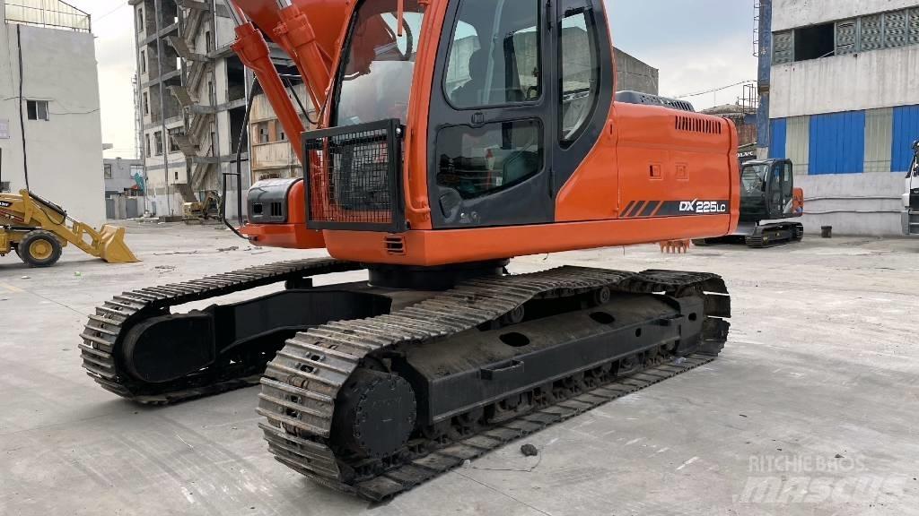 Doosan DX 225 Vikšriniai ekskavatoriai