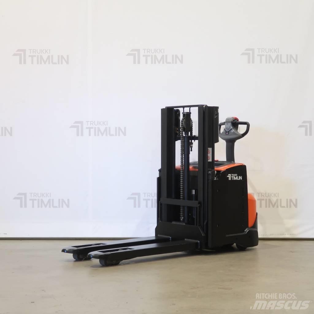 Toyota SWE200D Rankiniai vėžimėliai