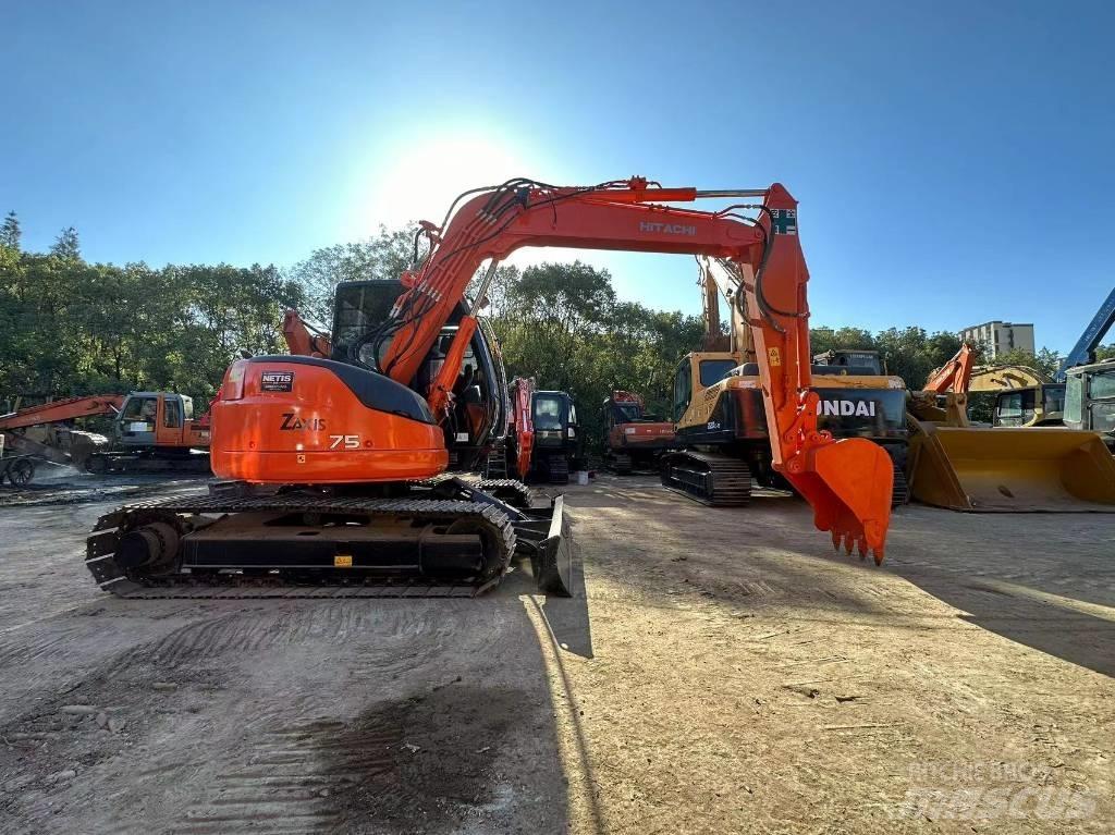 Hitachi ZX 75 Vidutinės galios ekskavatoriai 7-12 t