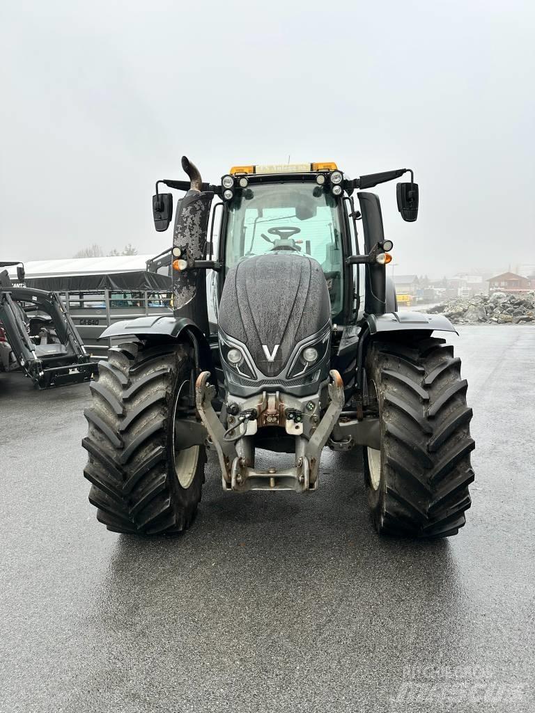 Valtra T 214 D Traktoriai