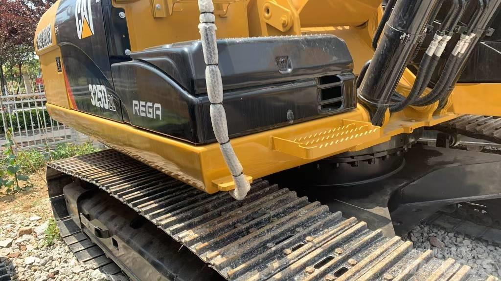 CAT 325 D Vikšriniai ekskavatoriai