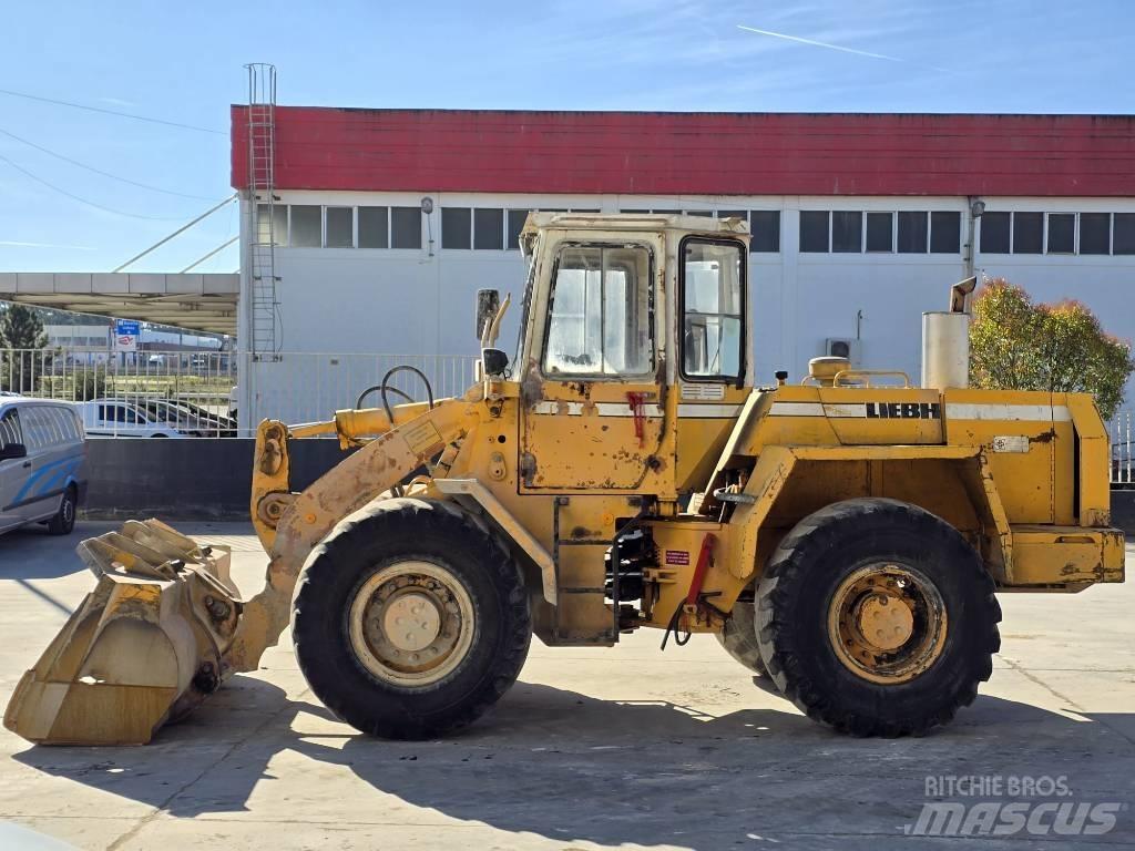 Liebherr L521 Naudoti ratiniai krautuvai
