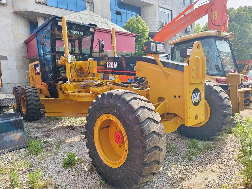 CAT 140 H Greideriai
