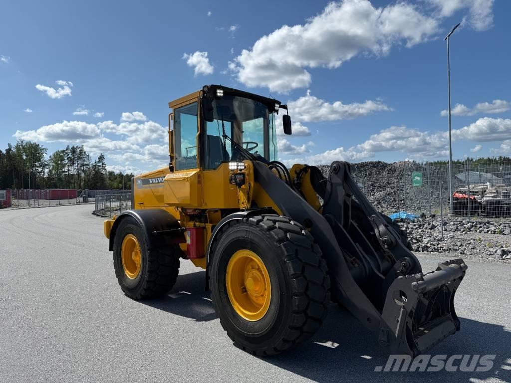 Volvo L 70 C Naudoti ratiniai krautuvai